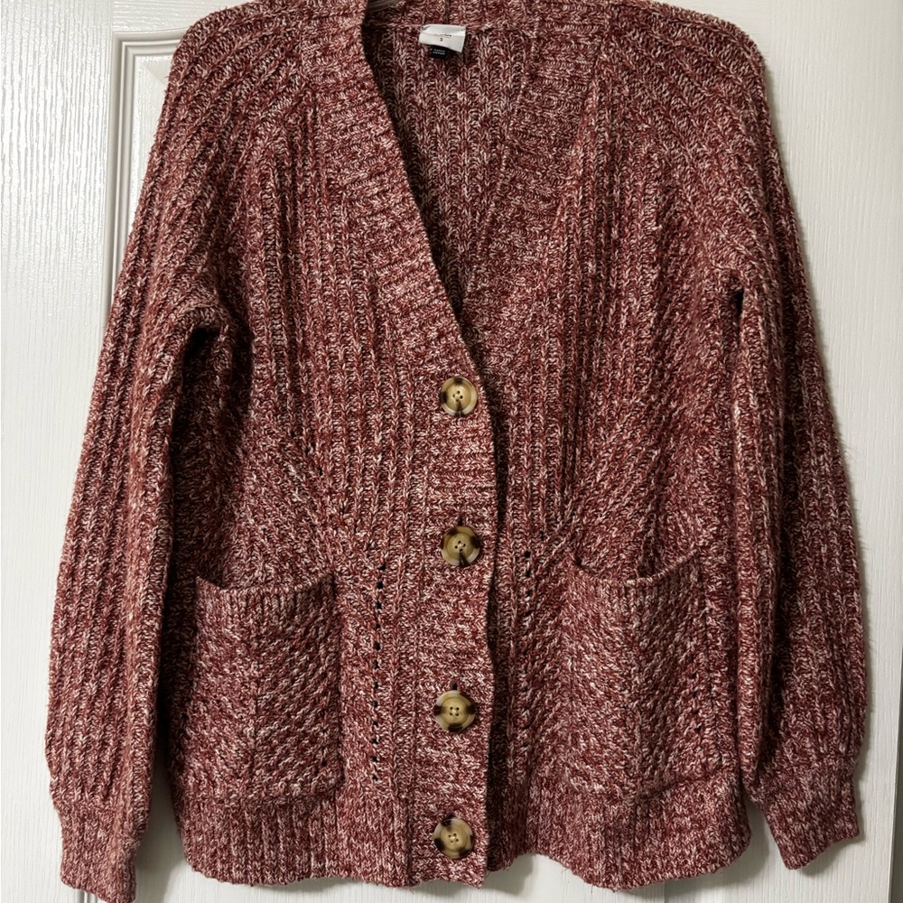 CAbi style 4243.  Marbled Button-Up Cardigan in Maroon with pockets.  Size S